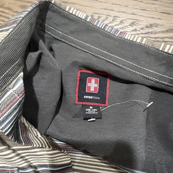 Swiss tech men’s shirt size medium long sleeve button up pockets south... - Picture 4 of 8